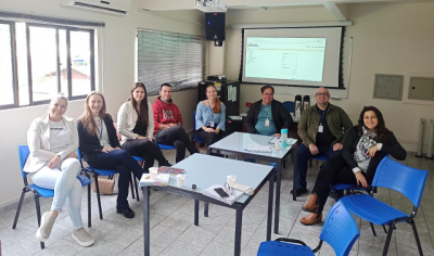 Treinamento técnico do Lacen