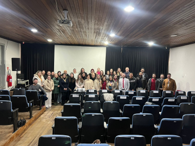 EQUIPE DE LICITAÇÃO PARTICIPA DE TREINAMENTO SOBRE A NOVA LEI DE LICITAÇÕES EM CURITIBA